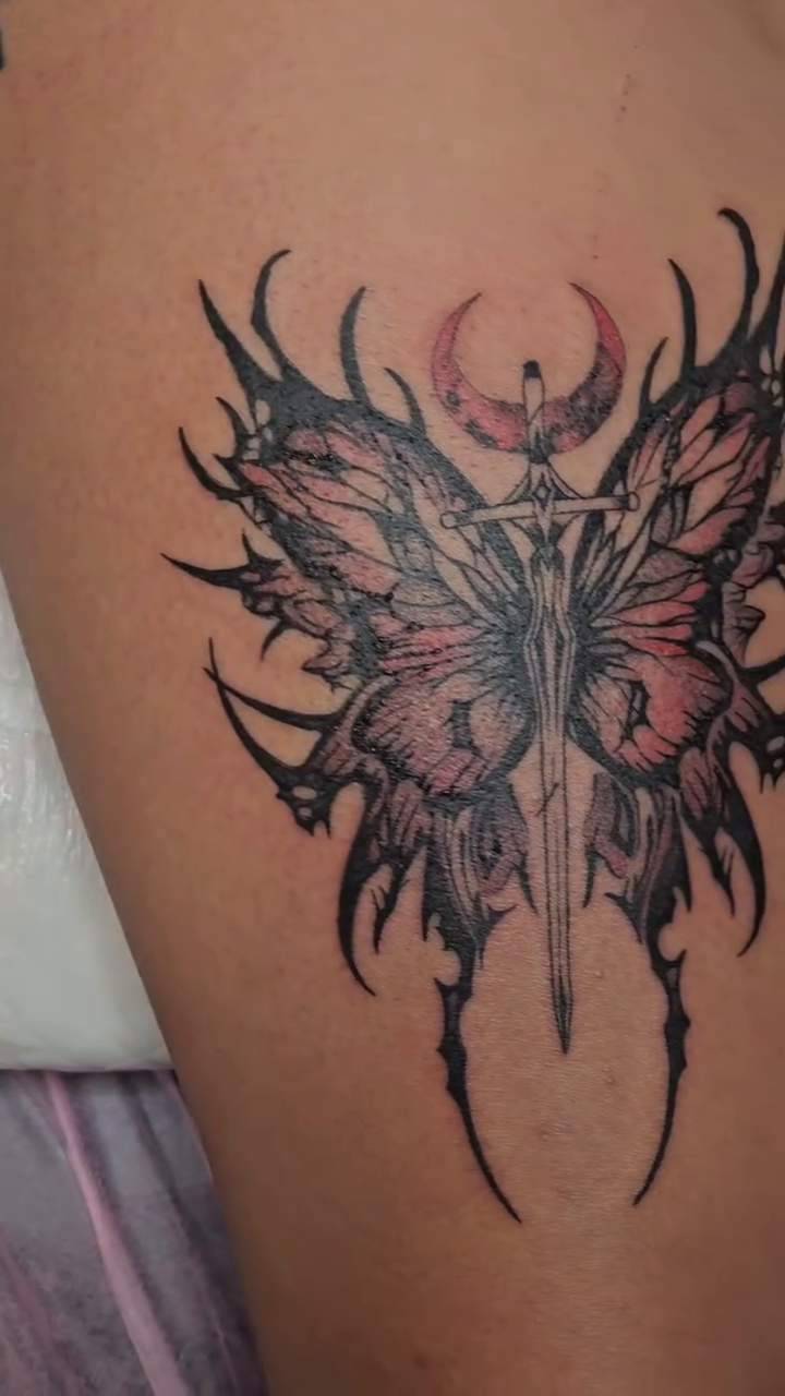 Tattoo by @tattoosbykylie โ illustrative, dark_realism