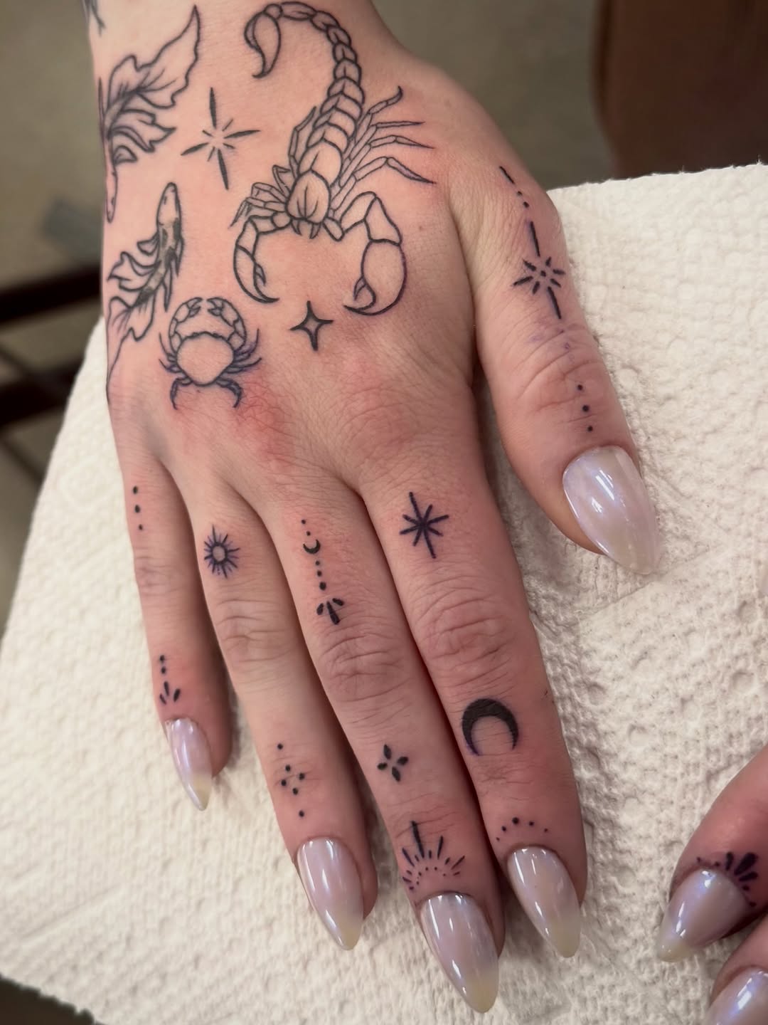 Tattoo by @sxmantha_jane — fine_line, illustrative