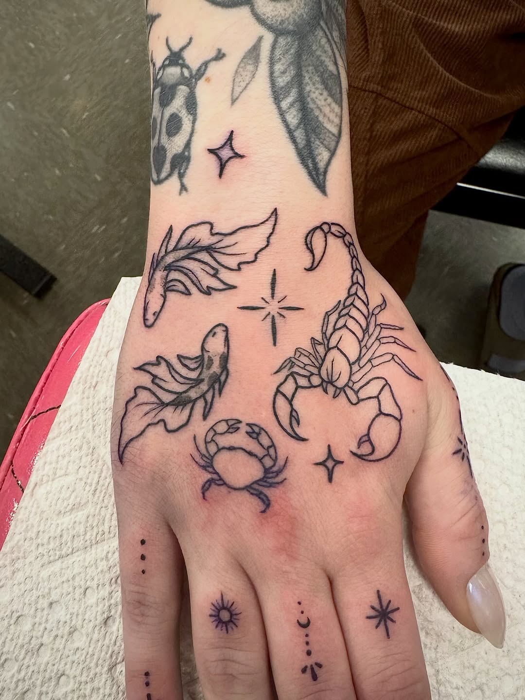 Tattoo by @sxmantha_jane — illustrative, fine_line