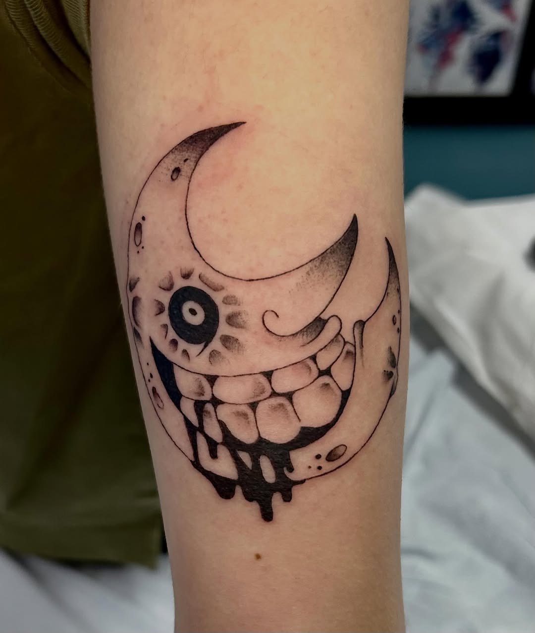 Tattoo by @bugs.n.ink — black_and_grey, new_school
