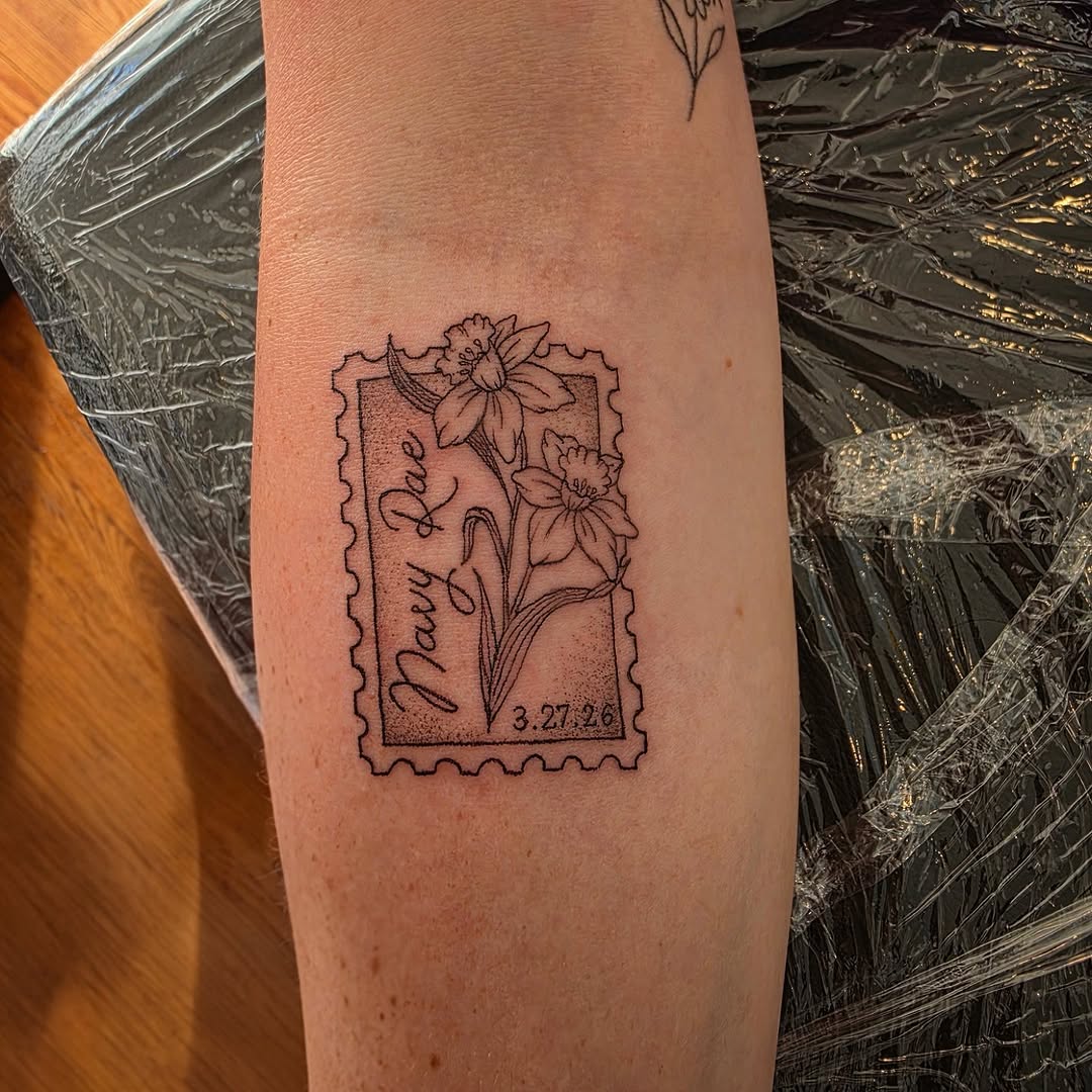 Tattoo by @solsticetattoonc β fine_line