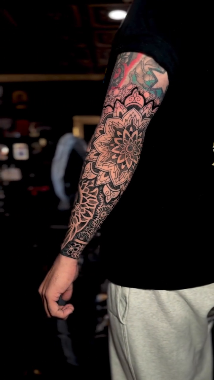 Tattoo by @tattooinsecta — geometric, dotwork