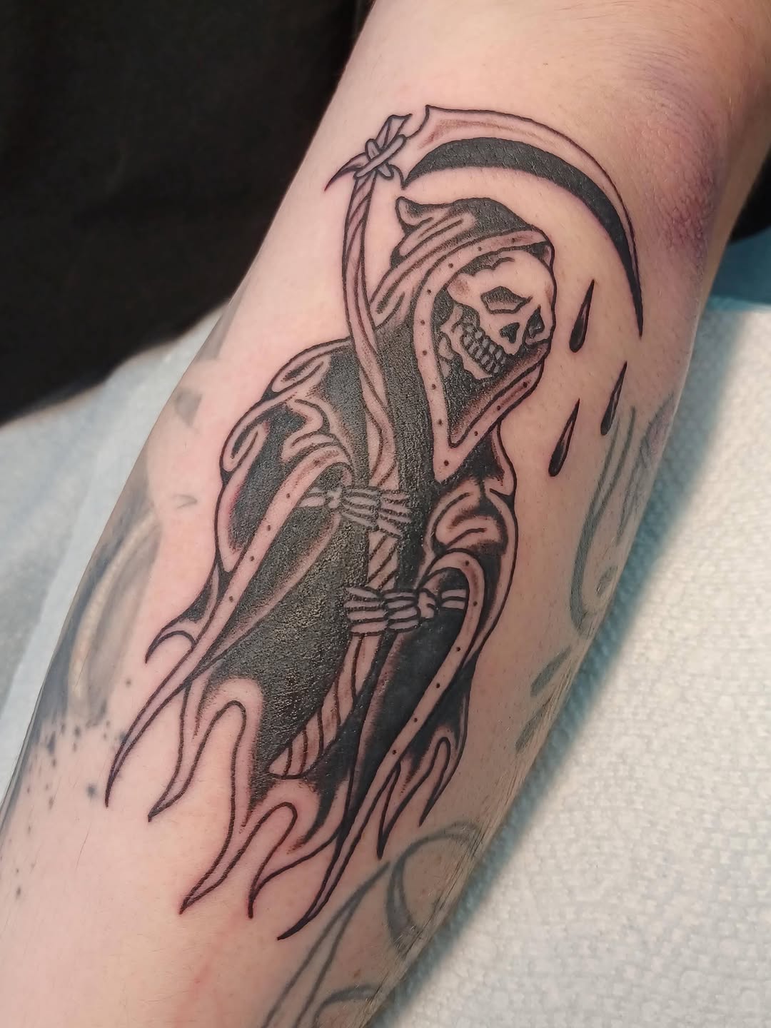 Tattoo by @stabinks — american_traditional, blackwork