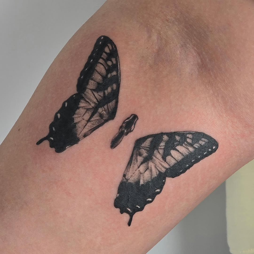 Tattoo by @shariz_2.0 β realism, black_and_grey