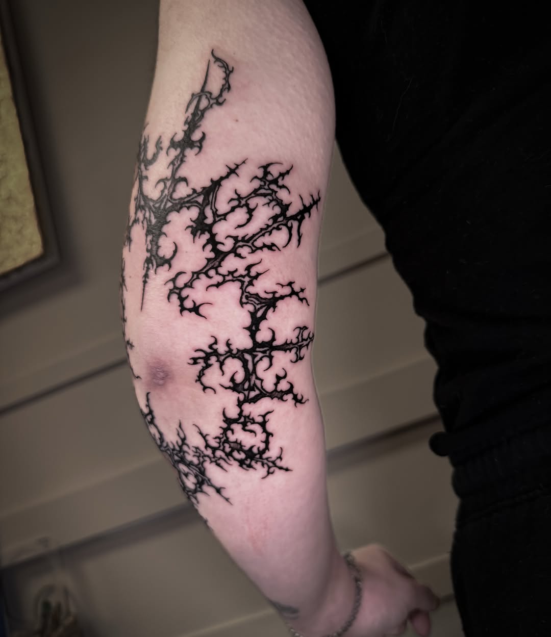 Tattoo by @naviiart — blackwork