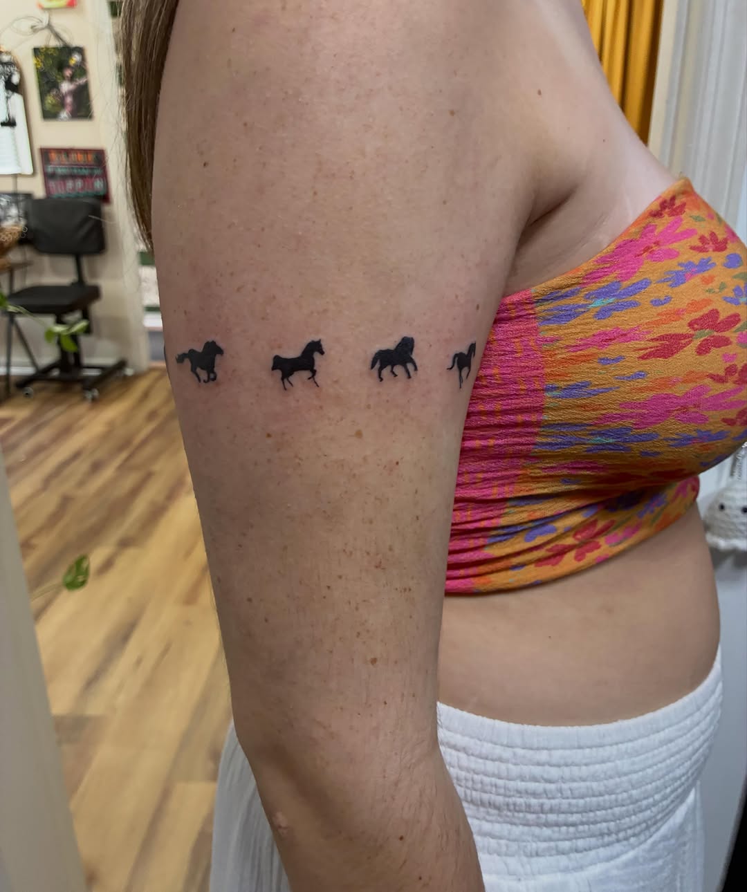 Tattoo by @alexztats — fine_line, minimalist