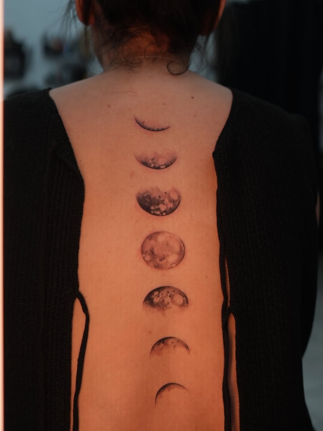 Tattoo by @vxn.ink — black_and_grey, illustrative
