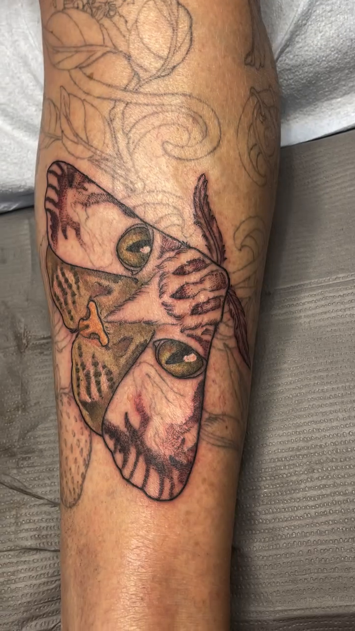 Tattoo by @pare_elyse — realism, fine_line