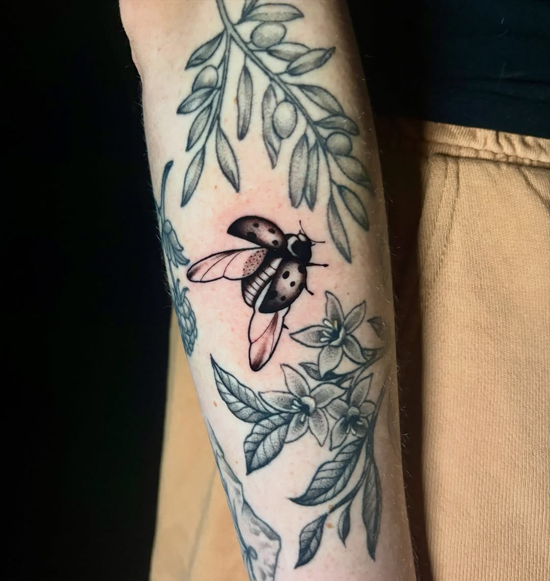 Tattoo by @ugghhhkylie — fine_line, black_and_grey