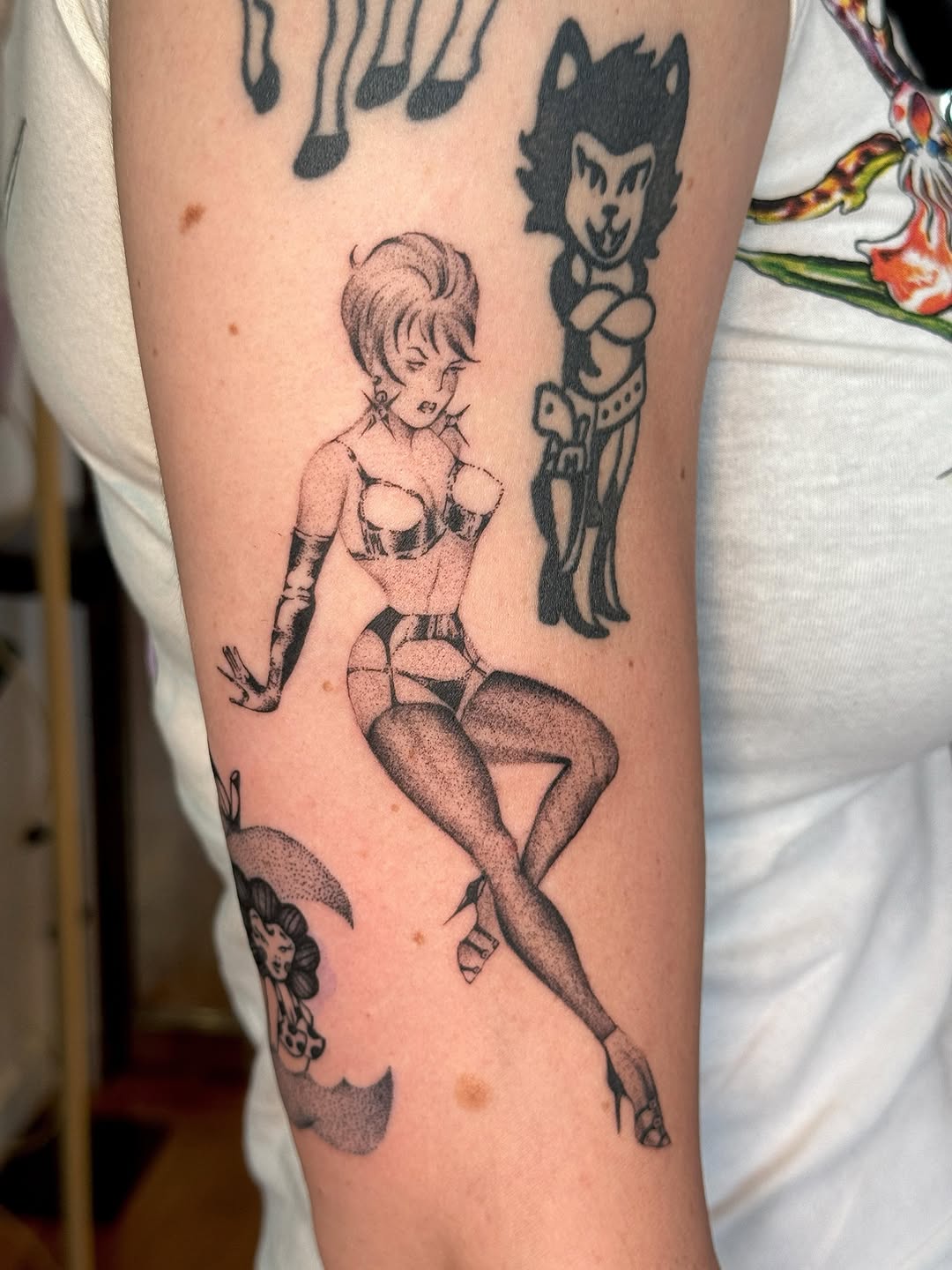 Tattoo by @_jackiesque โ blackwork