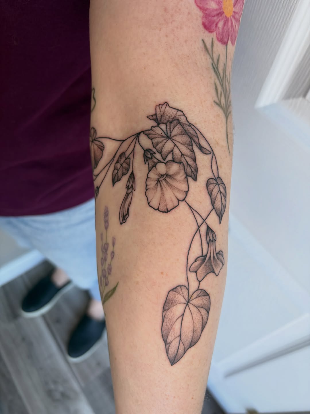 Tattoo by @saber_tooth_tattoo โ fine_line, black_and_grey