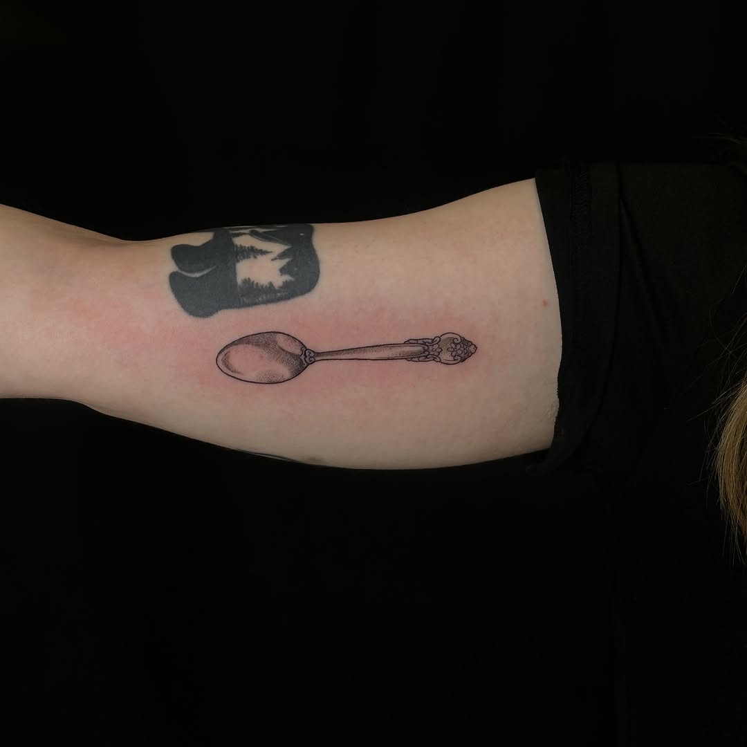 Tattoo by @treehuggertattoos — fine_line, illustrative