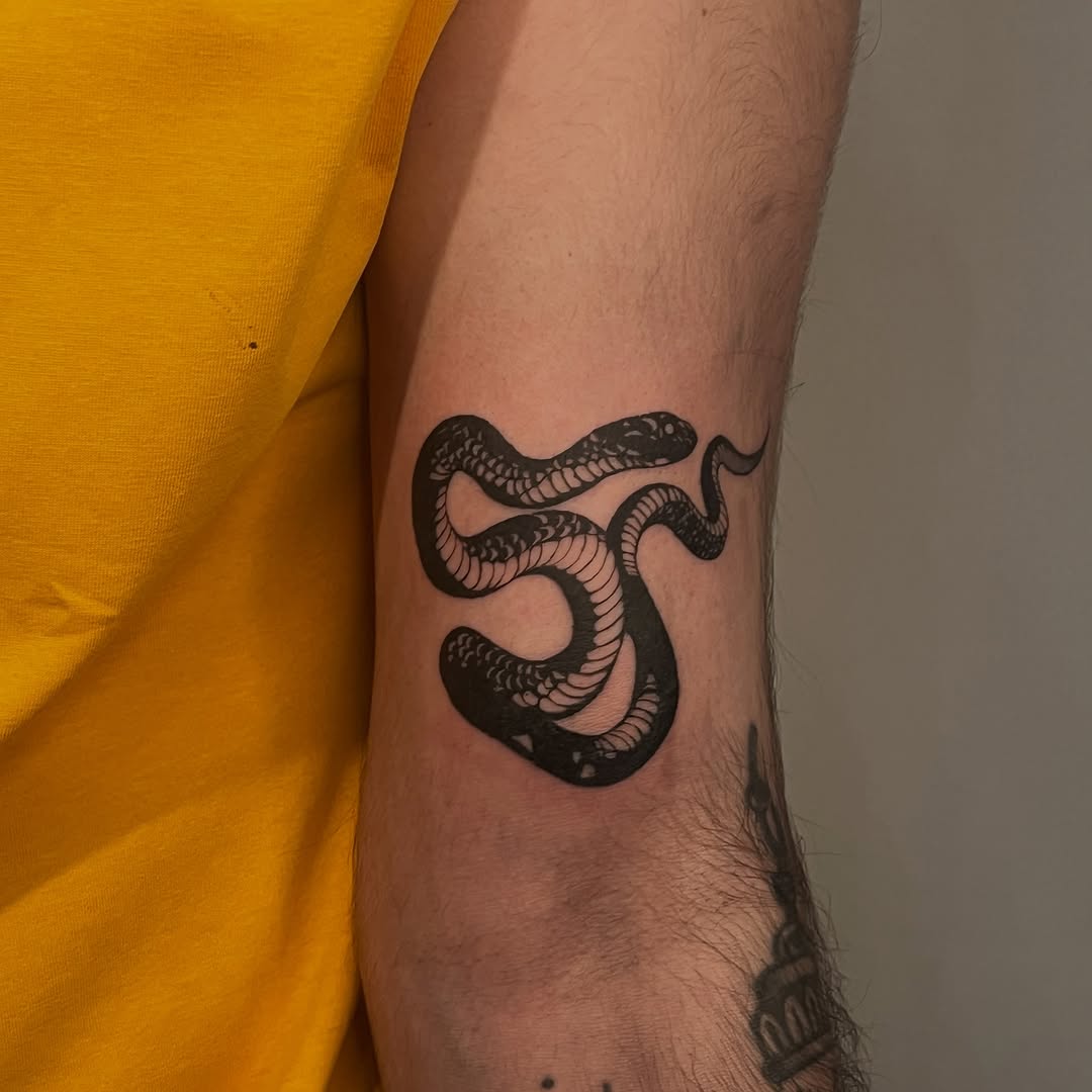 Tattoo by @woojae_tt — blackwork, illustrative