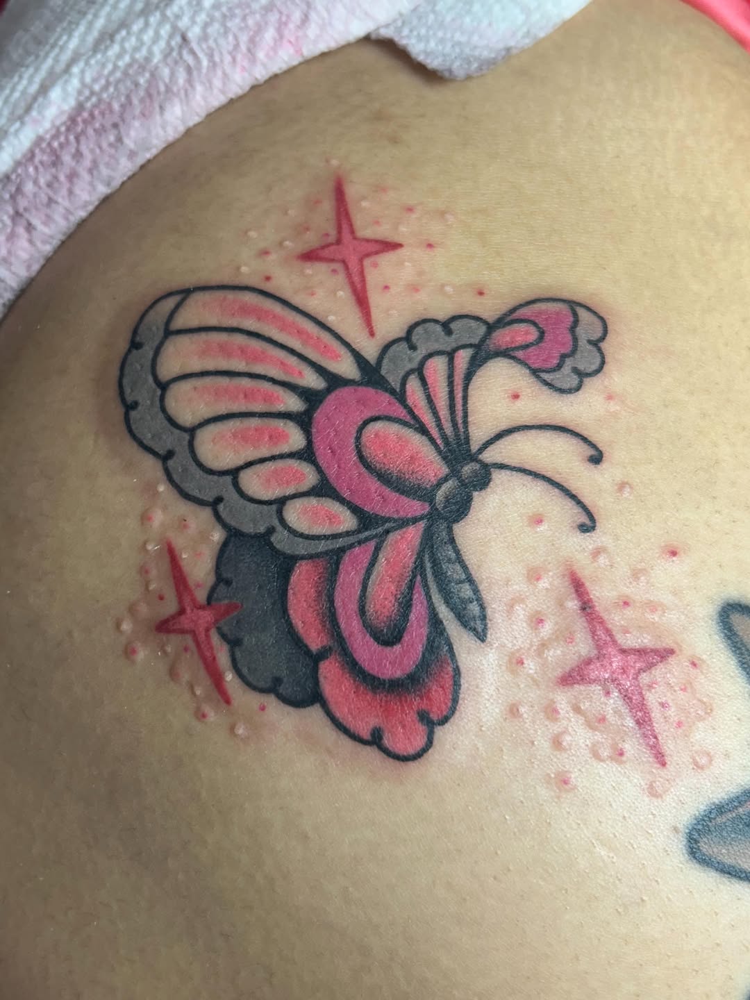 Tattoo by @missfinetattoo — american_traditional