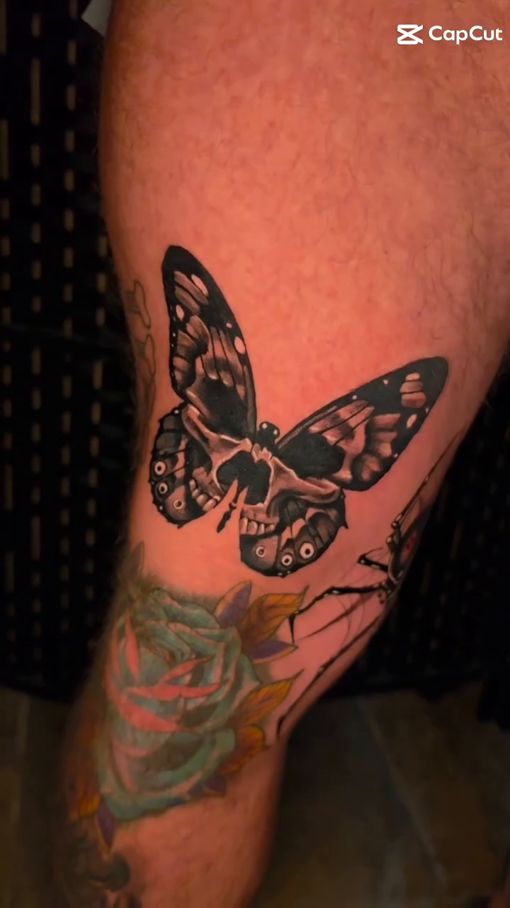 Tattoo by @bigcdotatts — blackwork, fine_line