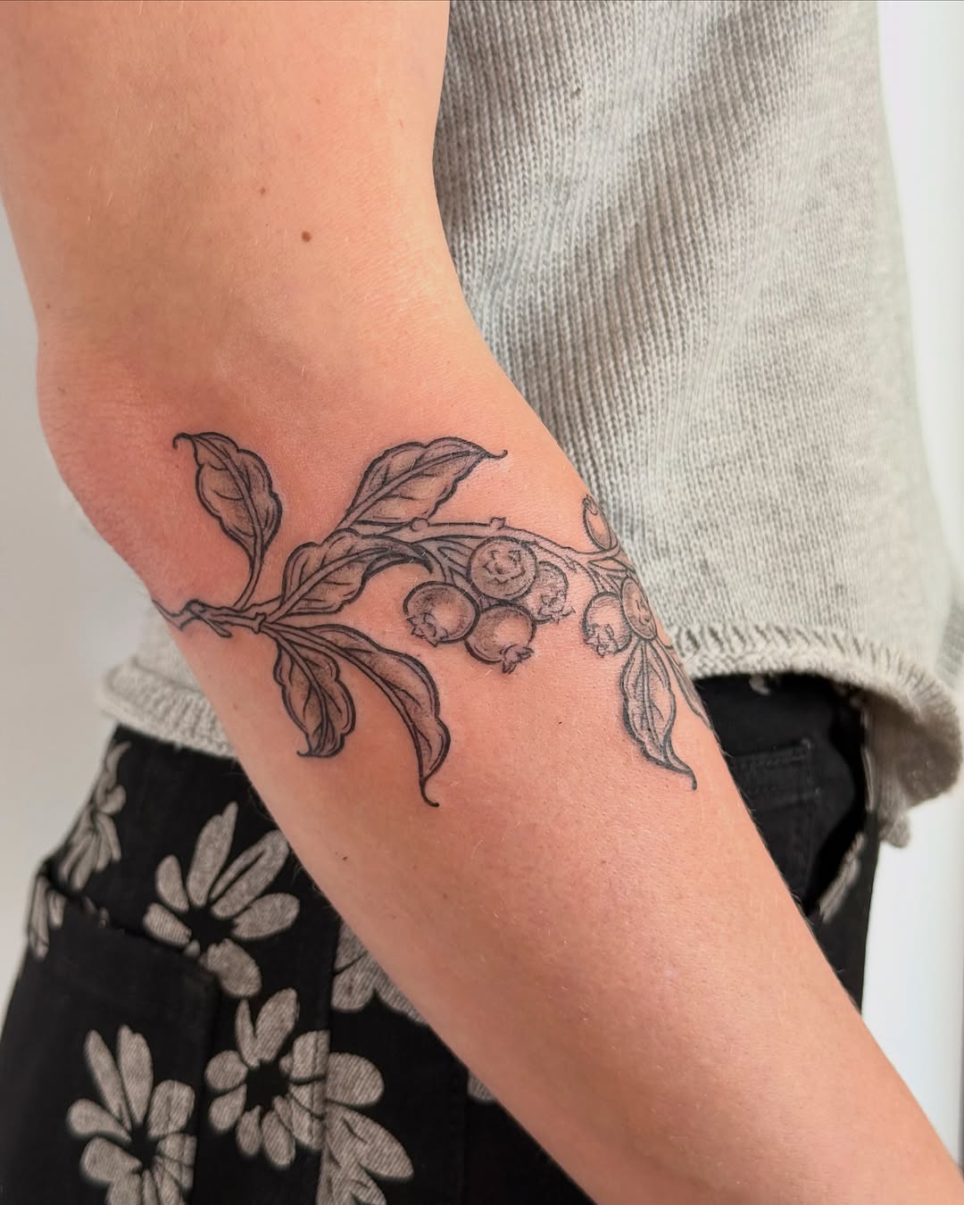 Tattoo by @tattoo.mariah — illustrative, fine_line