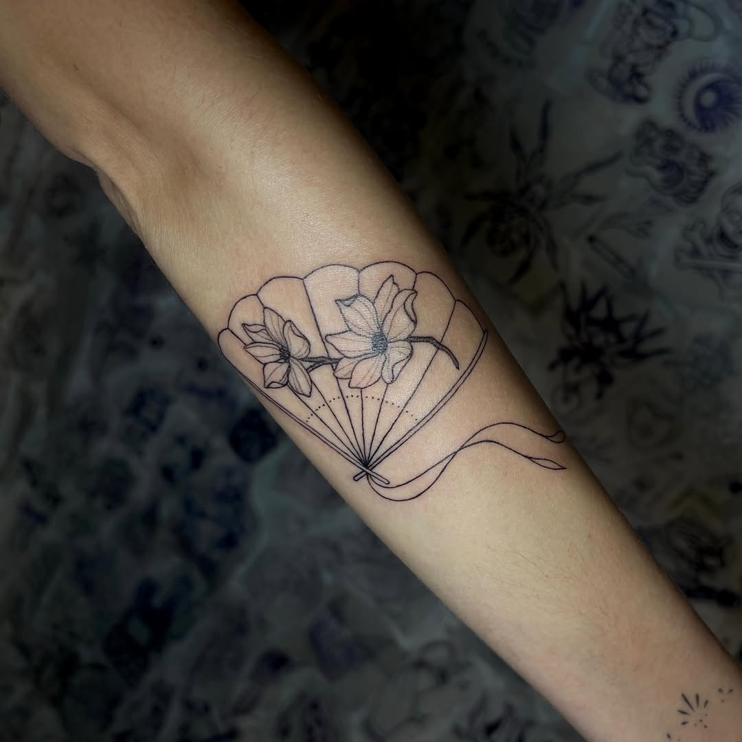 Tattoo by @danelletattoos — fine_line, illustrative