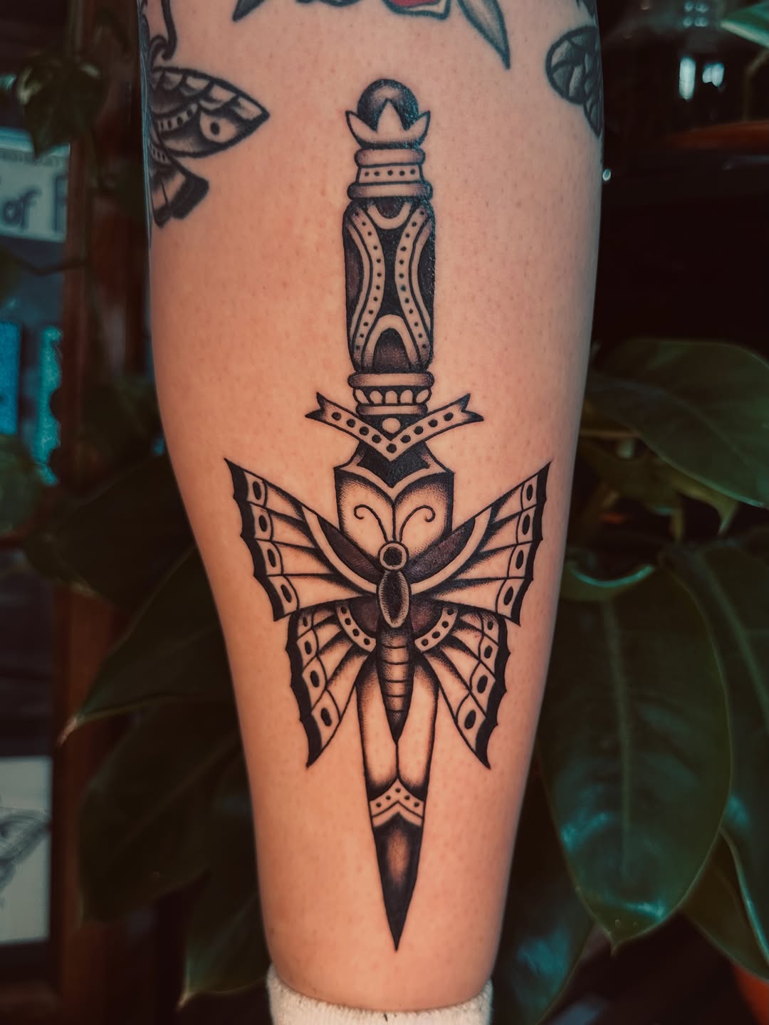 Tattoo by @maxpete — american_traditional, illustrative
