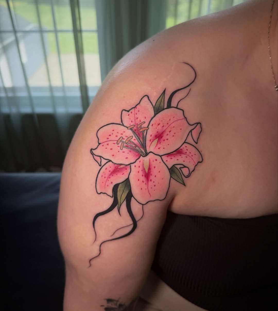 Tattoo by @lyndzetattoos — fine_line
