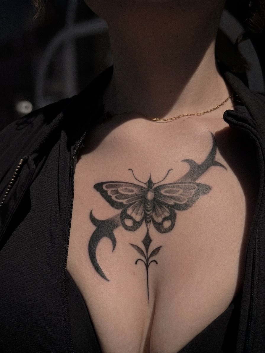 Tattoo by @lahyenettt — black_and_grey