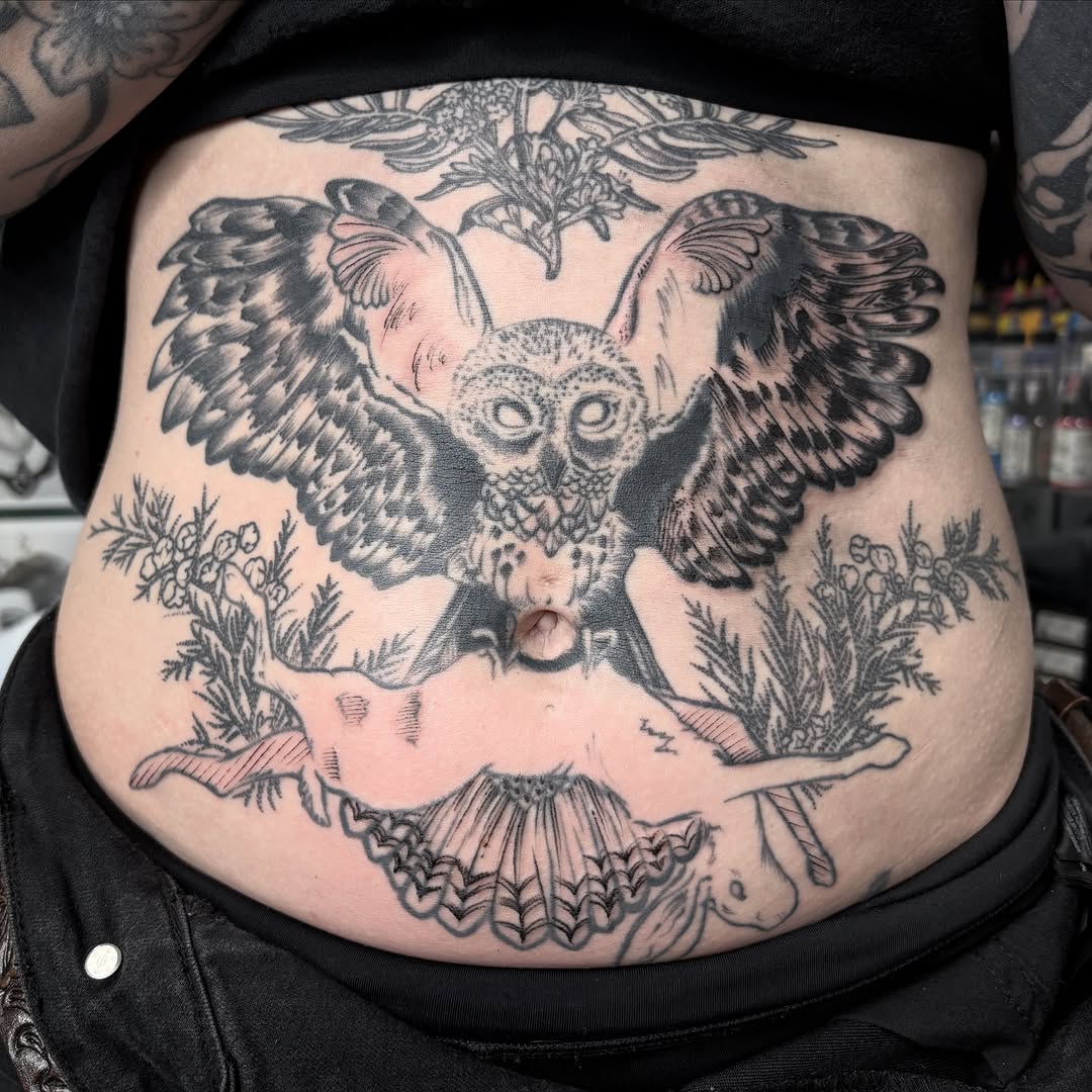 Tattoo by @lu_tatu — black_and_grey, illustrative