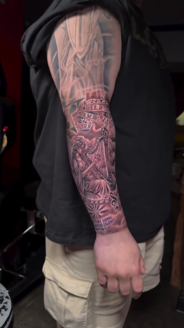 Tattoo by @easetattoos — black_and_grey, illustrative