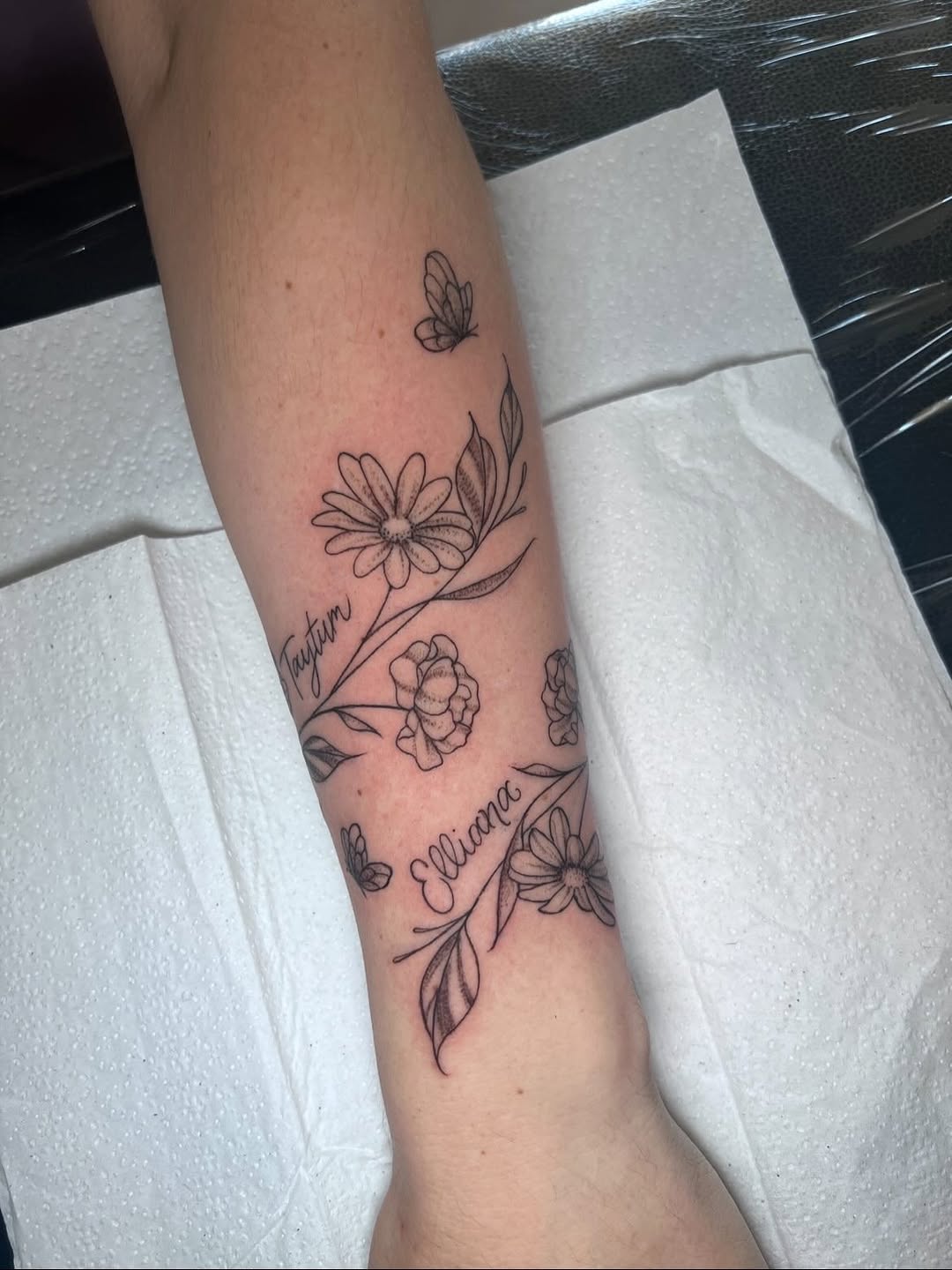 Tattoo by @rachelsolidarios β fine_line, lettering_script