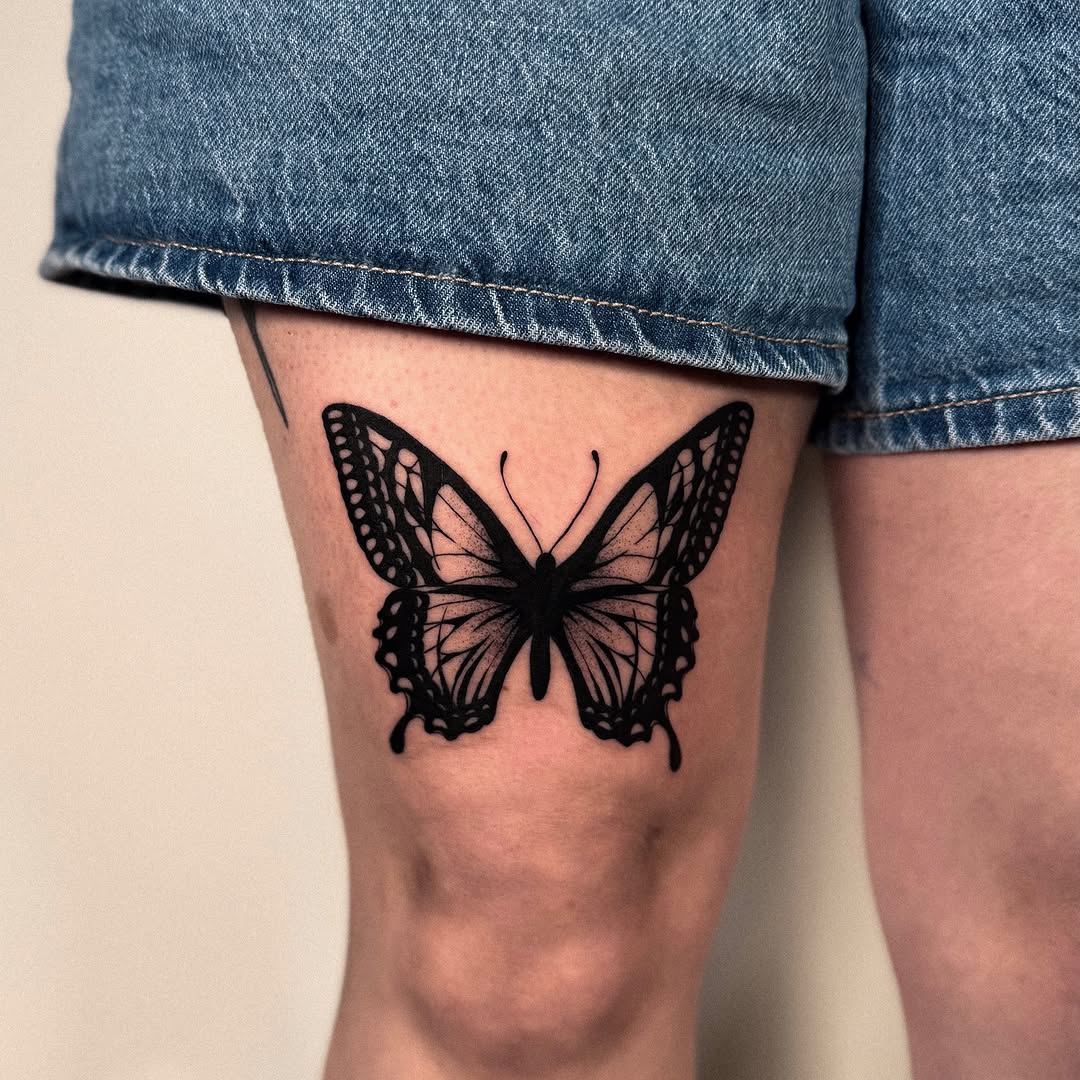 Tattoo by @jessbloomtattoo — blackwork