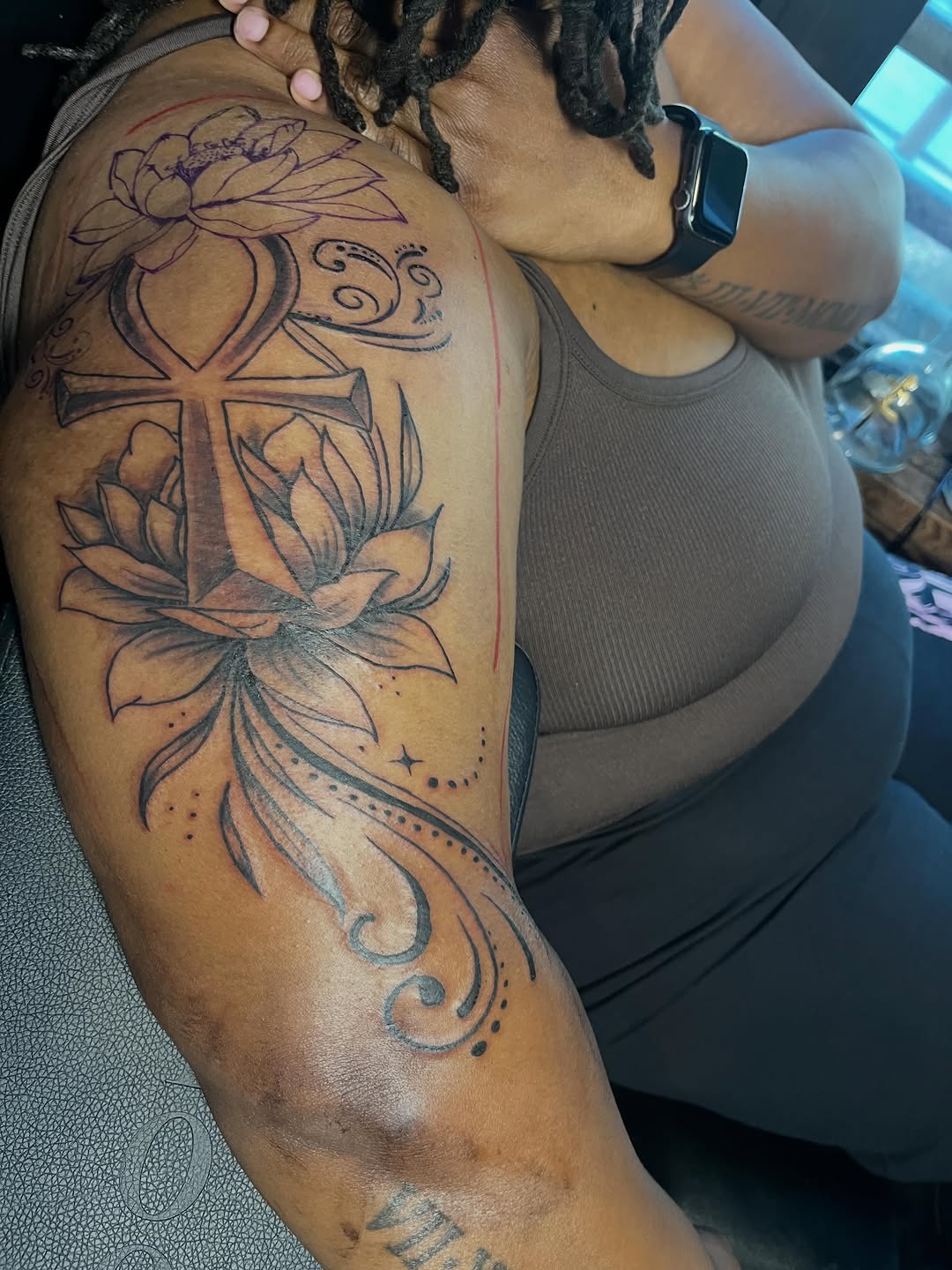 Tattoo by @spicymvstardd — black_and_grey