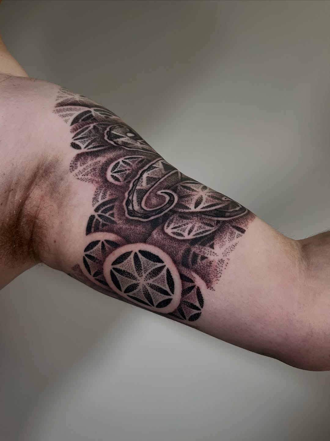 Tattoo by @thebig_rosstattoo — dotwork, geometric
