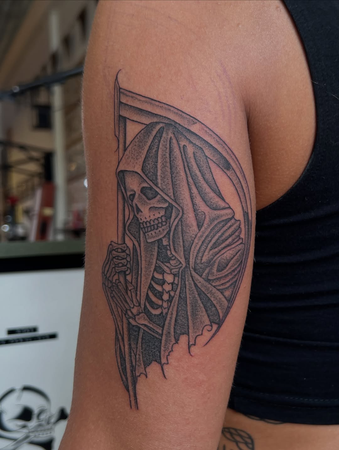 Tattoo by @syrenbier — black_and_grey, illustrative