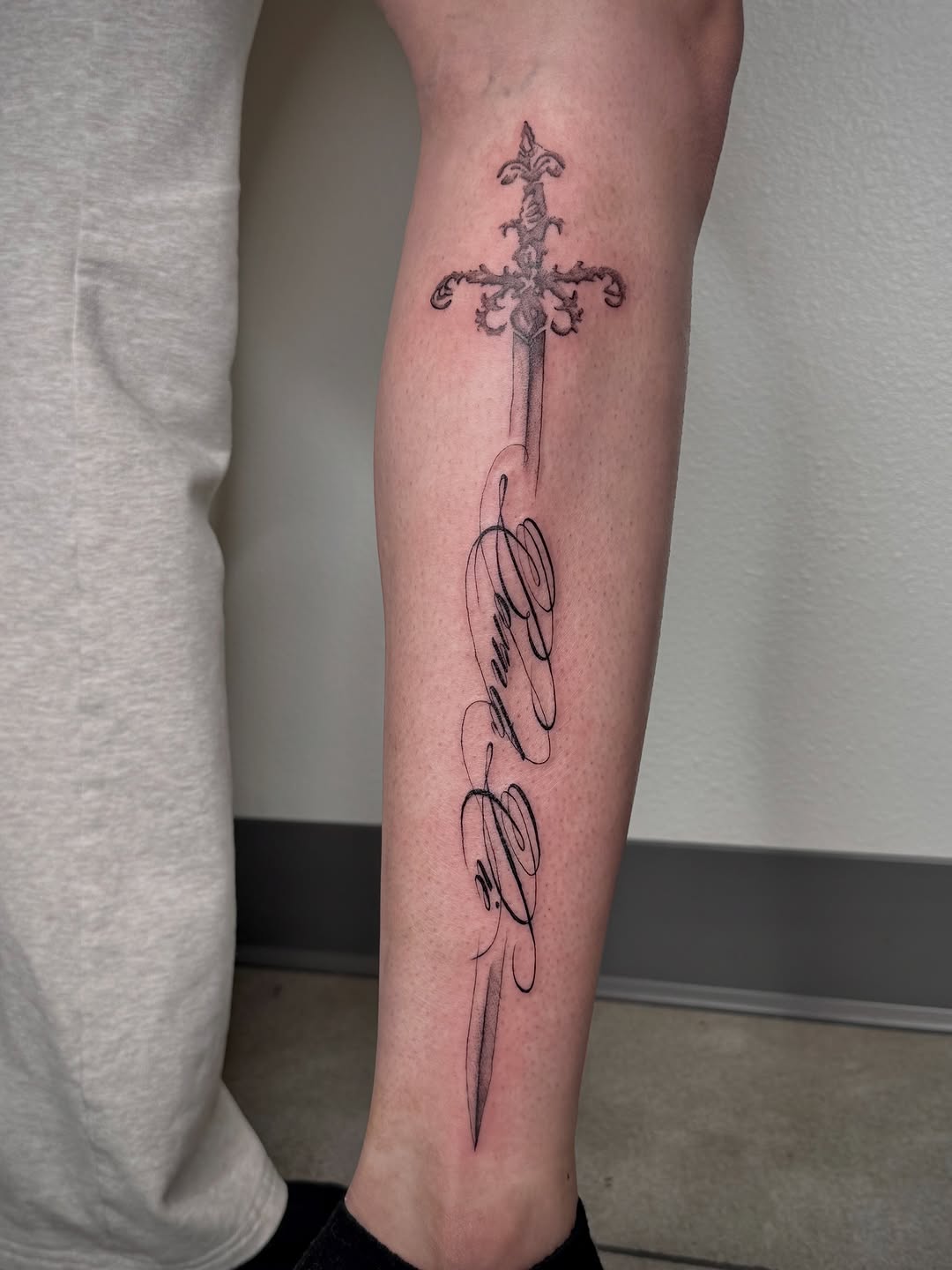 Tattoo by @zorniitsa — lettering_script, black_and_grey