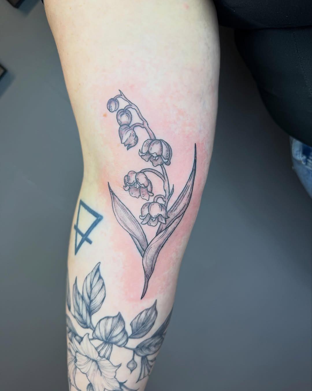 Tattoo by @milkas_tatt2 — fine_line, black_and_grey