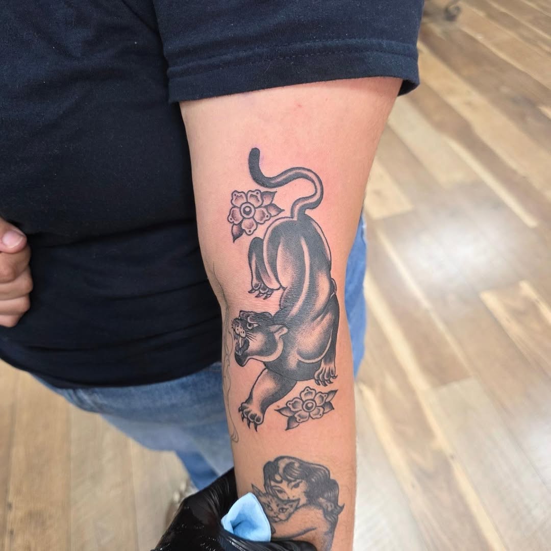 Tattoo by @lizzywiglz — american_traditional, black_and_grey