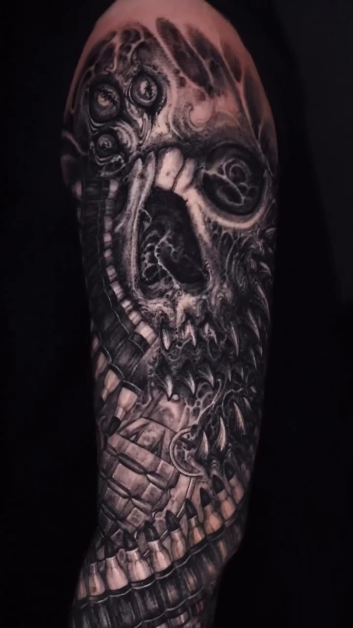 Tattoo by @kwannew_ โ blackwork, realism