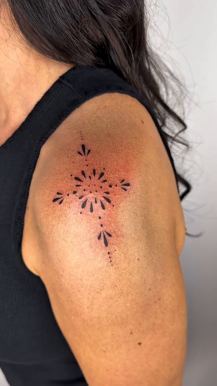 Tattoo by @ashh.tatts — fine_line, dotwork