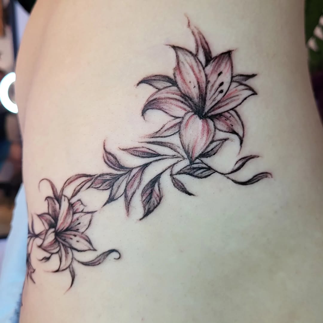 Tattoo by @ele_tattoos — fine_line, black_and_grey
