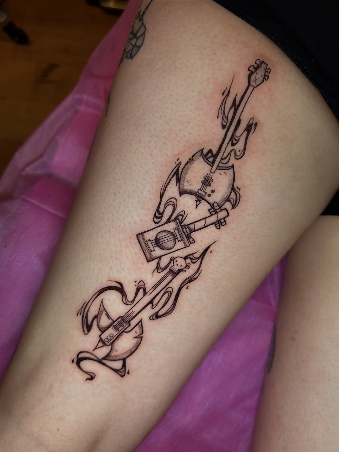 Tattoo by @t4ttattoo โ blackwork