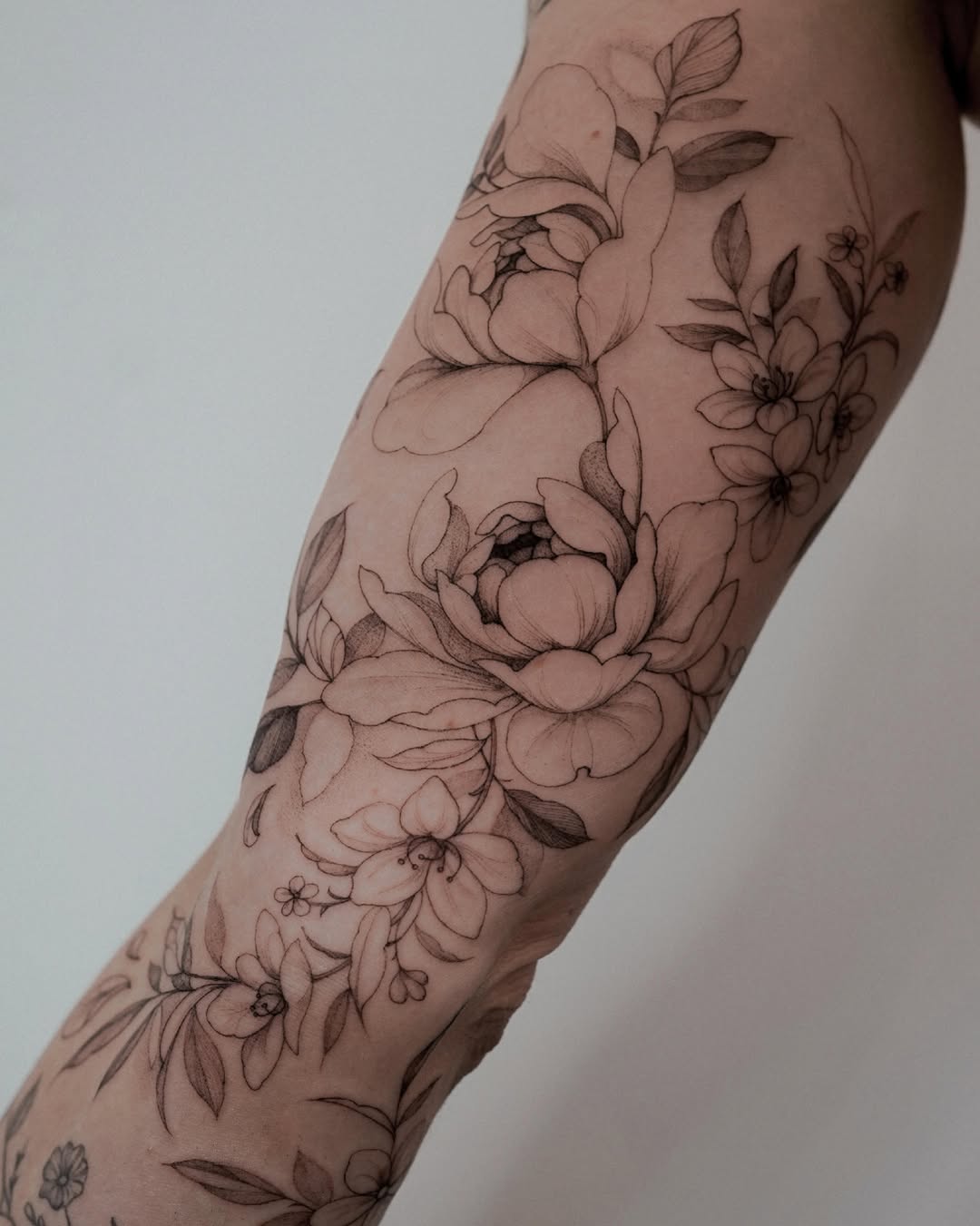 Tattoo by @yeonji_heart โ fine_line, illustrative