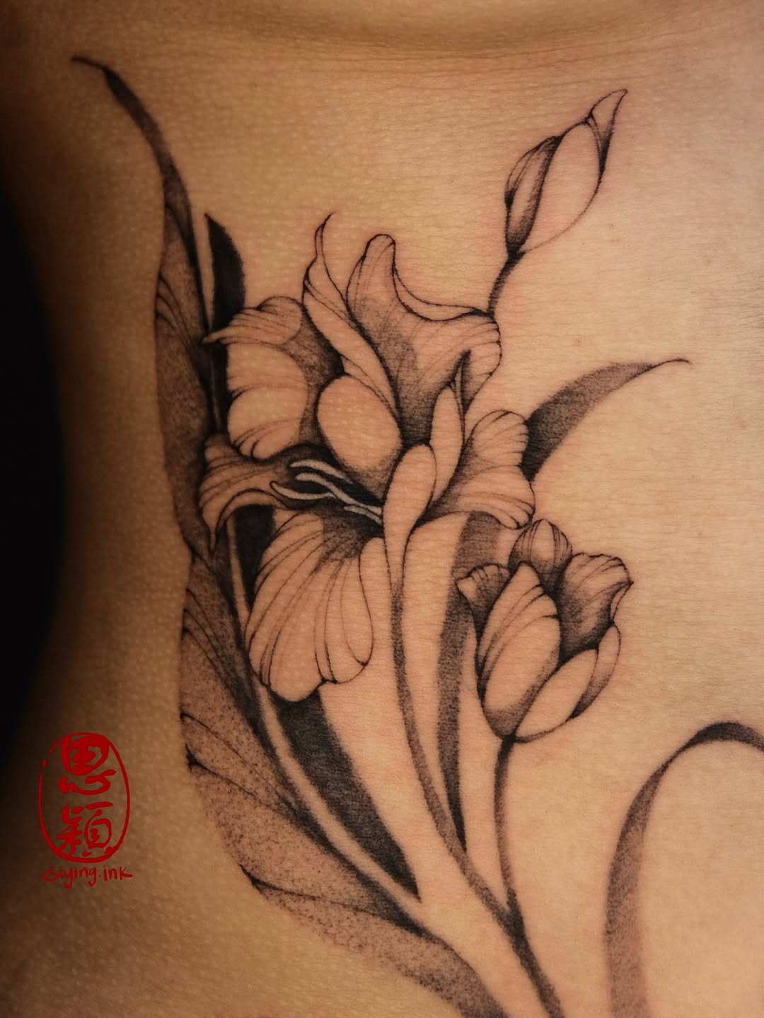 Tattoo by @siying.ink โ black_and_grey, illustrative