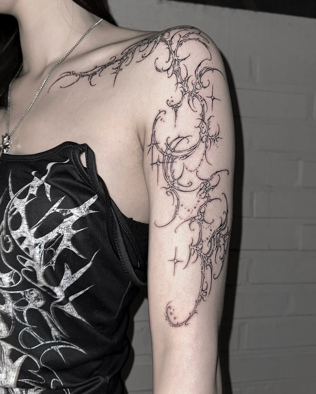 Tattoo by @kamio.ttt — fine_line, ornamental