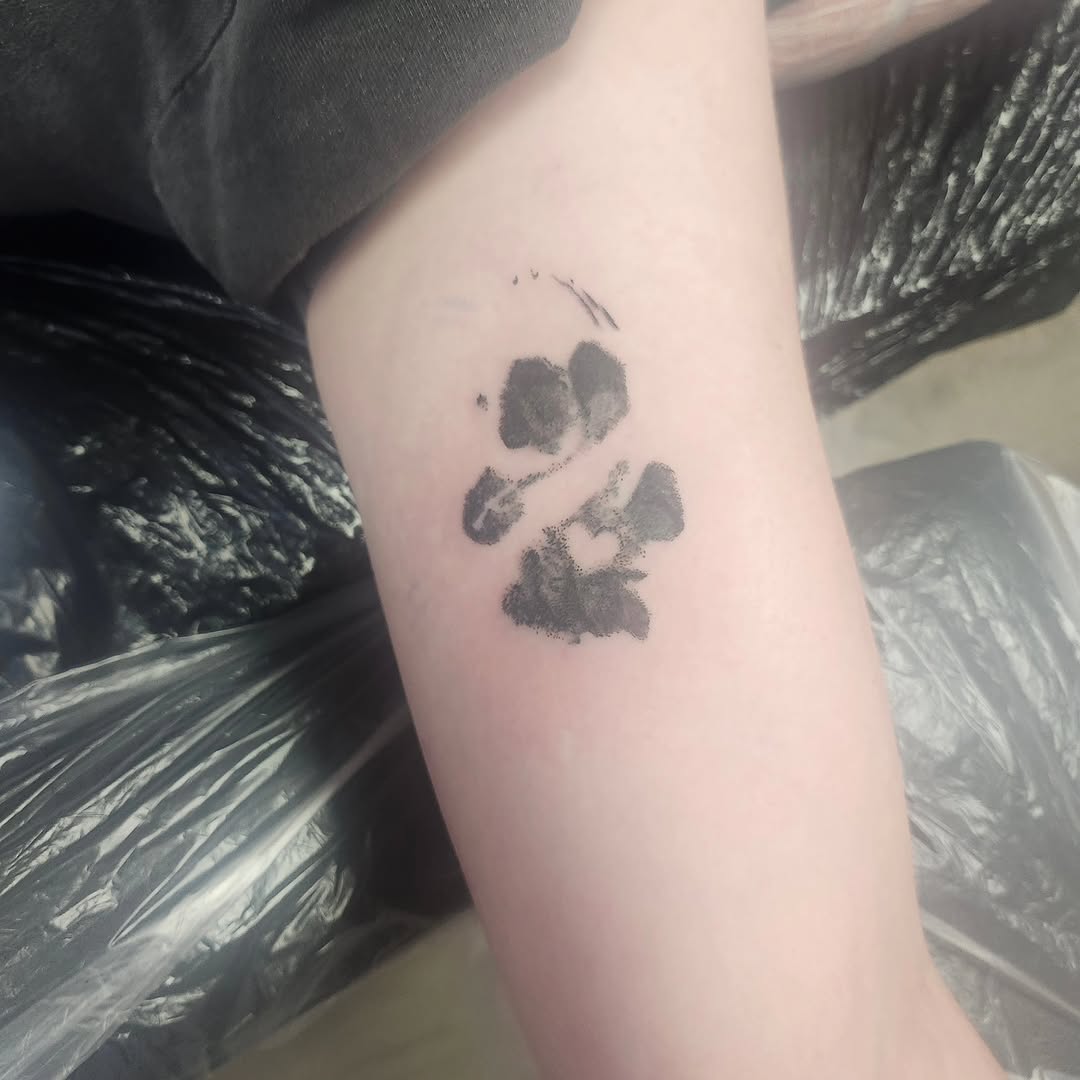 Tattoo by @merreart_007 β black_and_grey