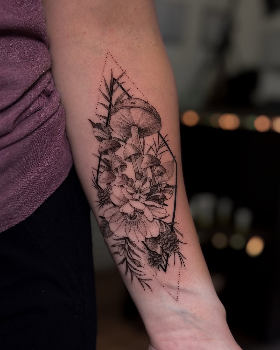Tattoo by @victoria.tattoos โ black_and_grey