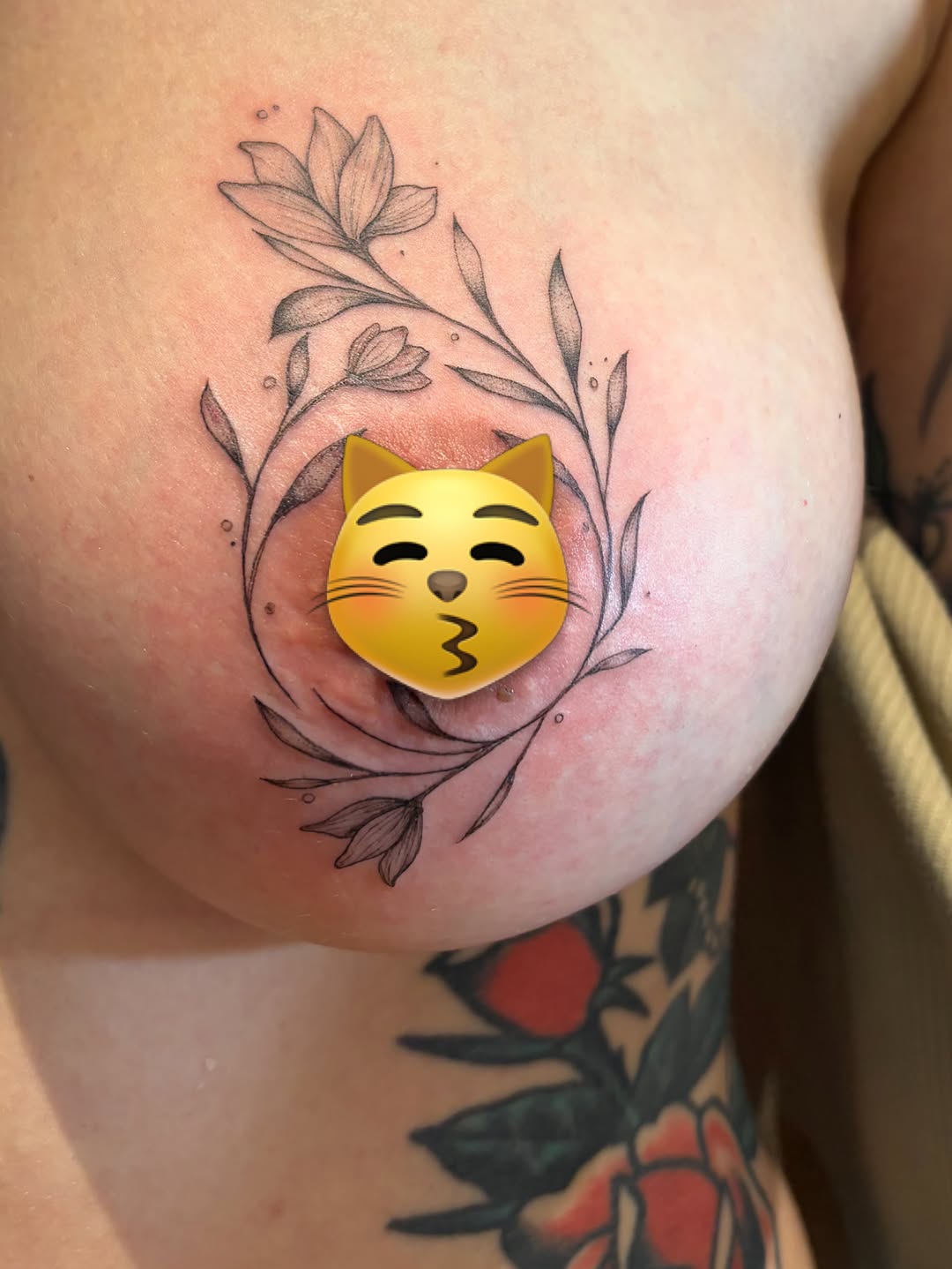 Tattoo by @em_pene — fine_line, illustrative