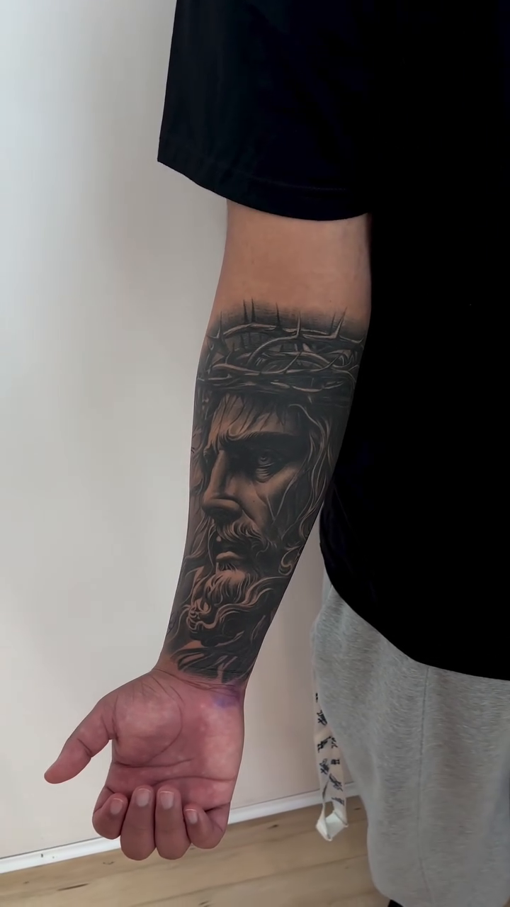 Tattoo by @lasuenink — realism, black_and_grey