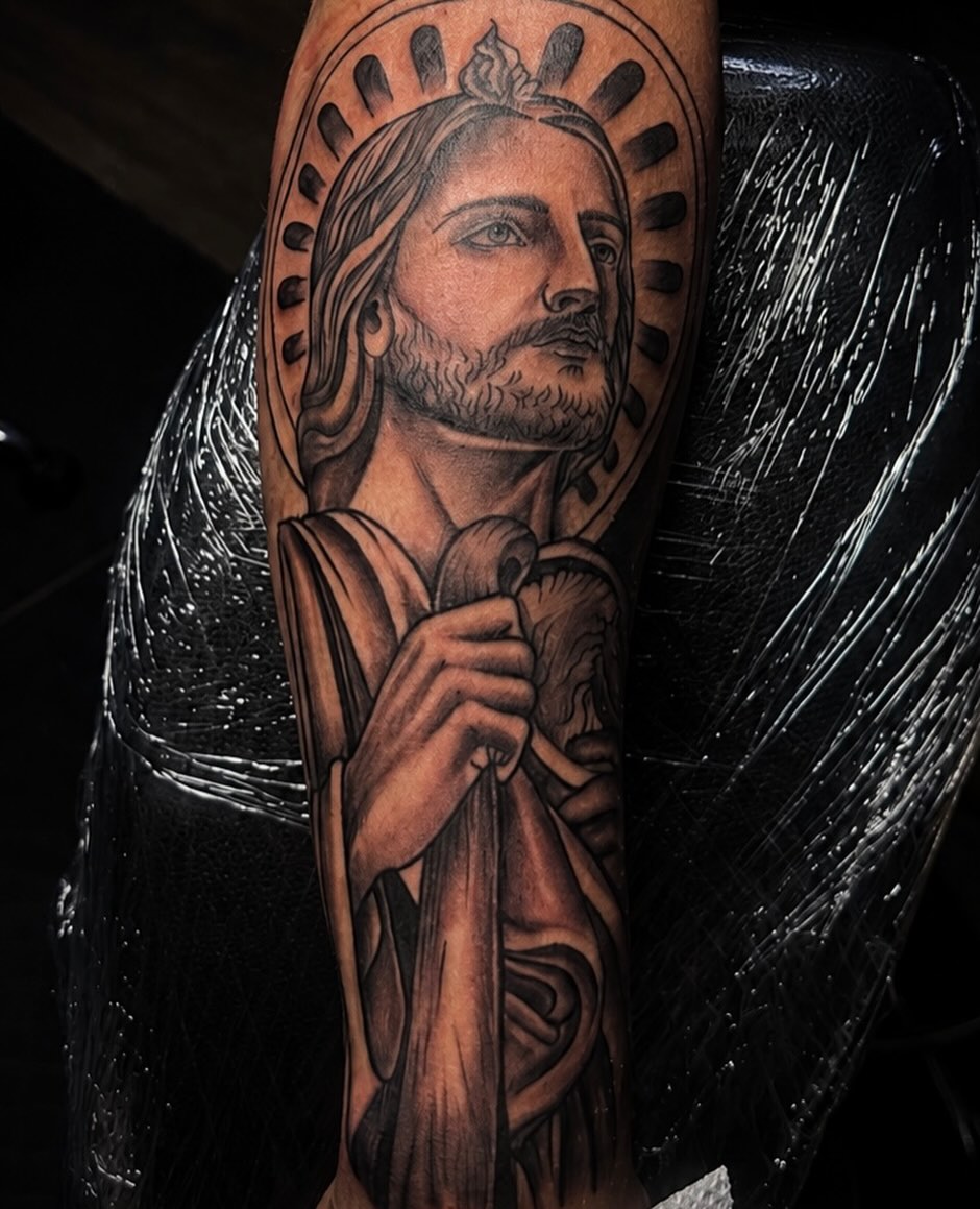 Tattoo by @dayse_ink — realism, black_and_grey