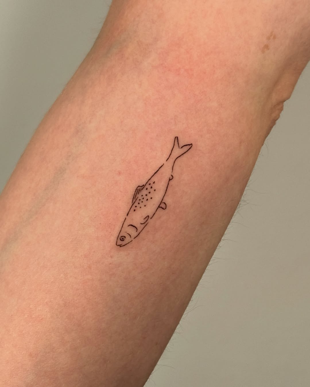 Tattoo by @jules__ink β fine_line, minimalist