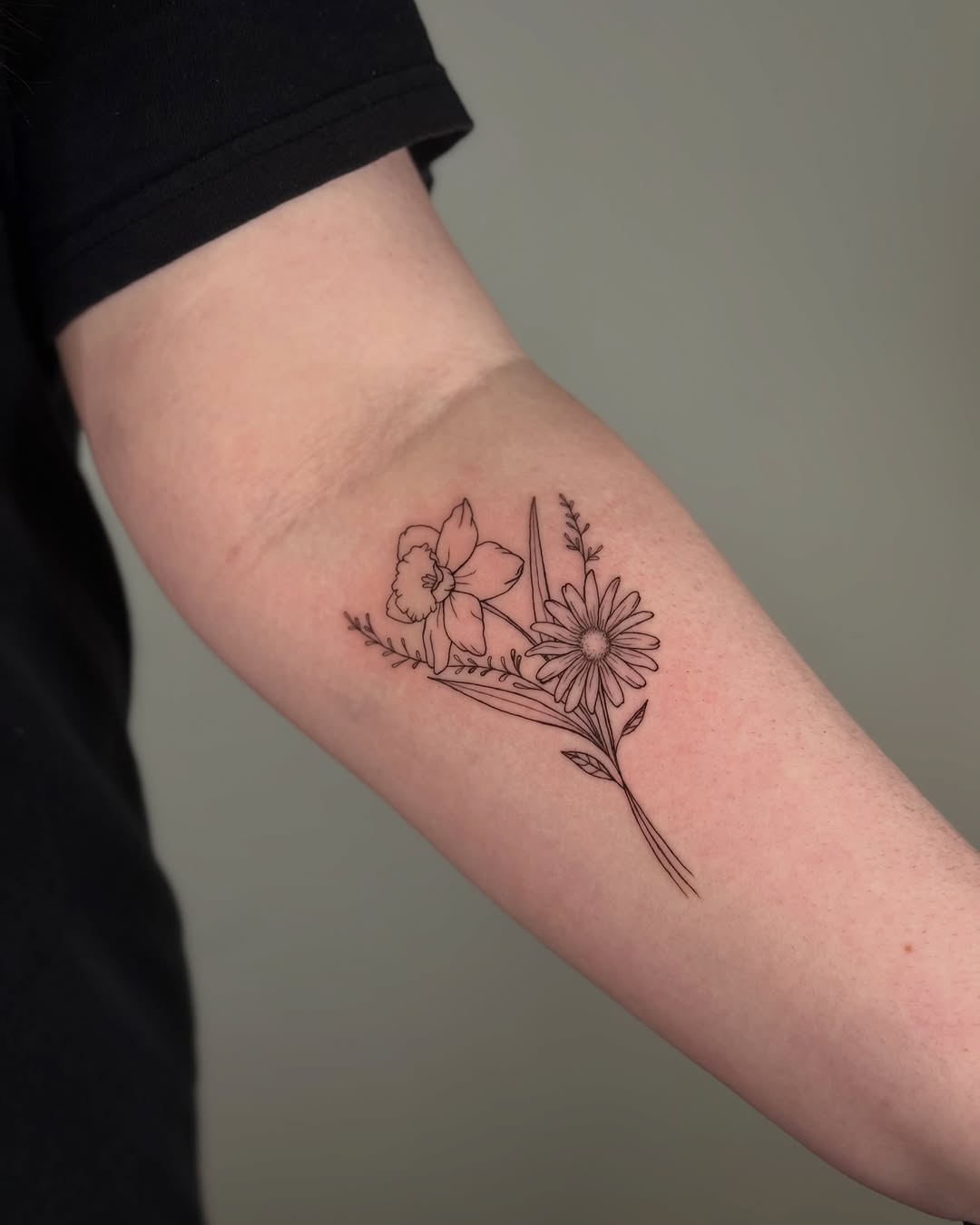 Tattoo by @jules__ink β fine_line