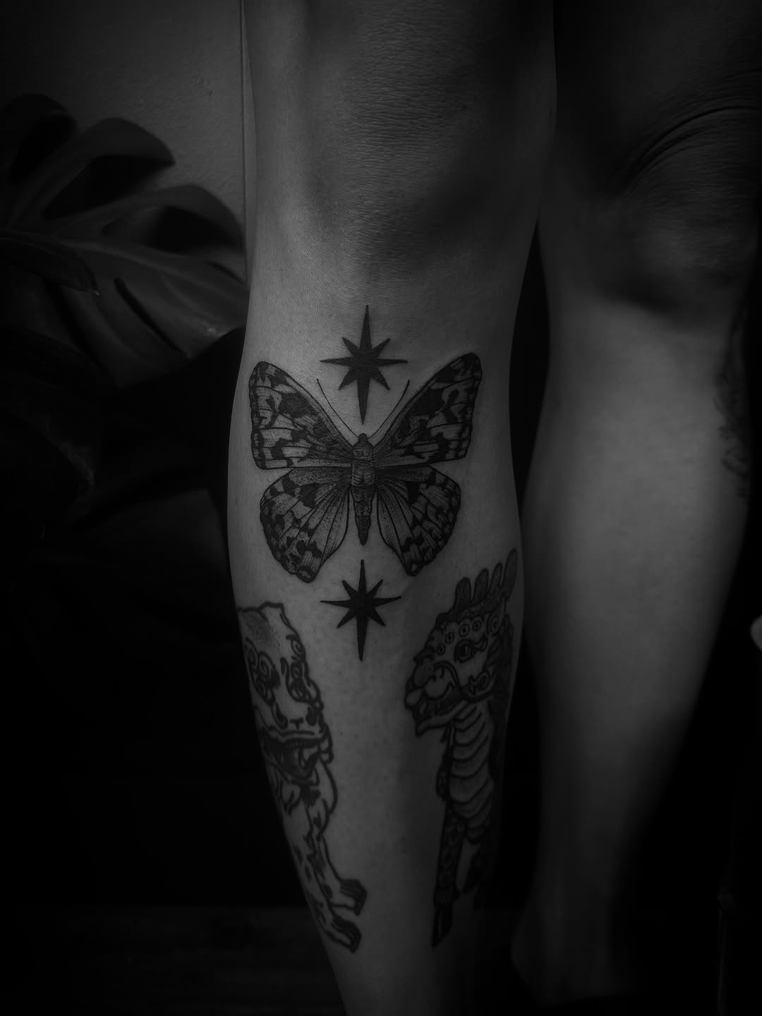 Tattoo by @desireedisarraytattoo — black_and_grey, illustrative