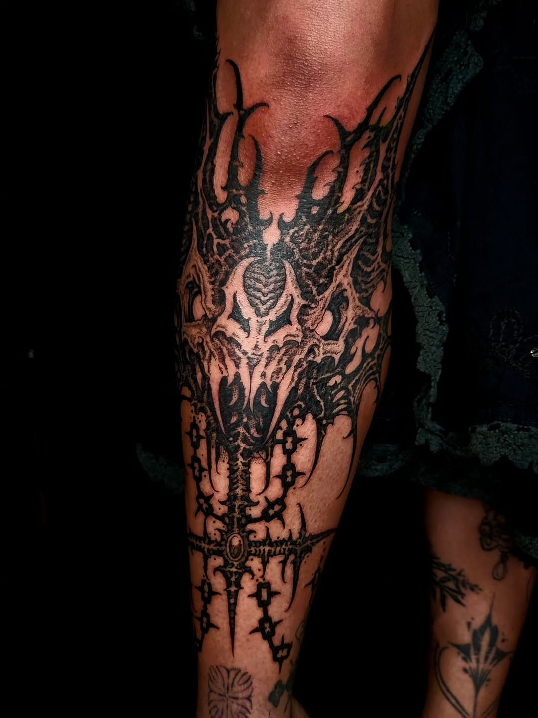 Tattoo by @hellscribe โ blackwork, dark_realism